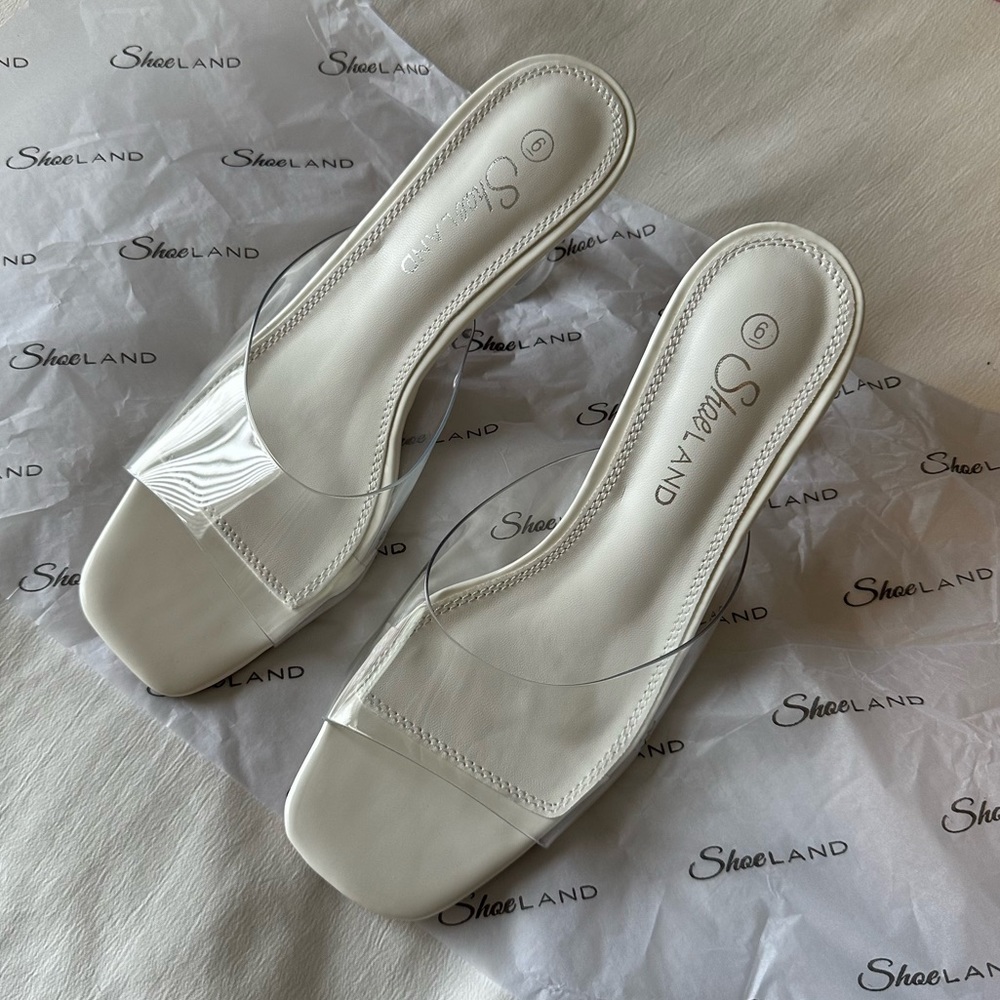 NWT Shoe land Sandals Clear/White